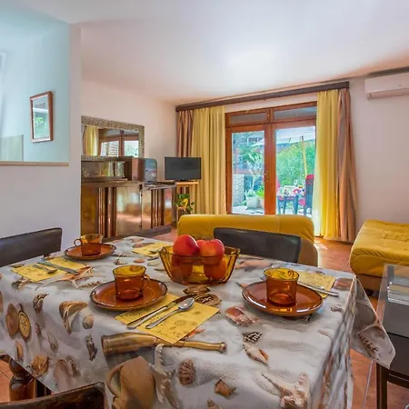 Apartments Loncaric Crikvenica Exterior photo
